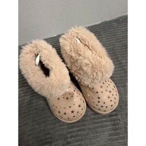 Little Grils Size 6 White Mountain Boots